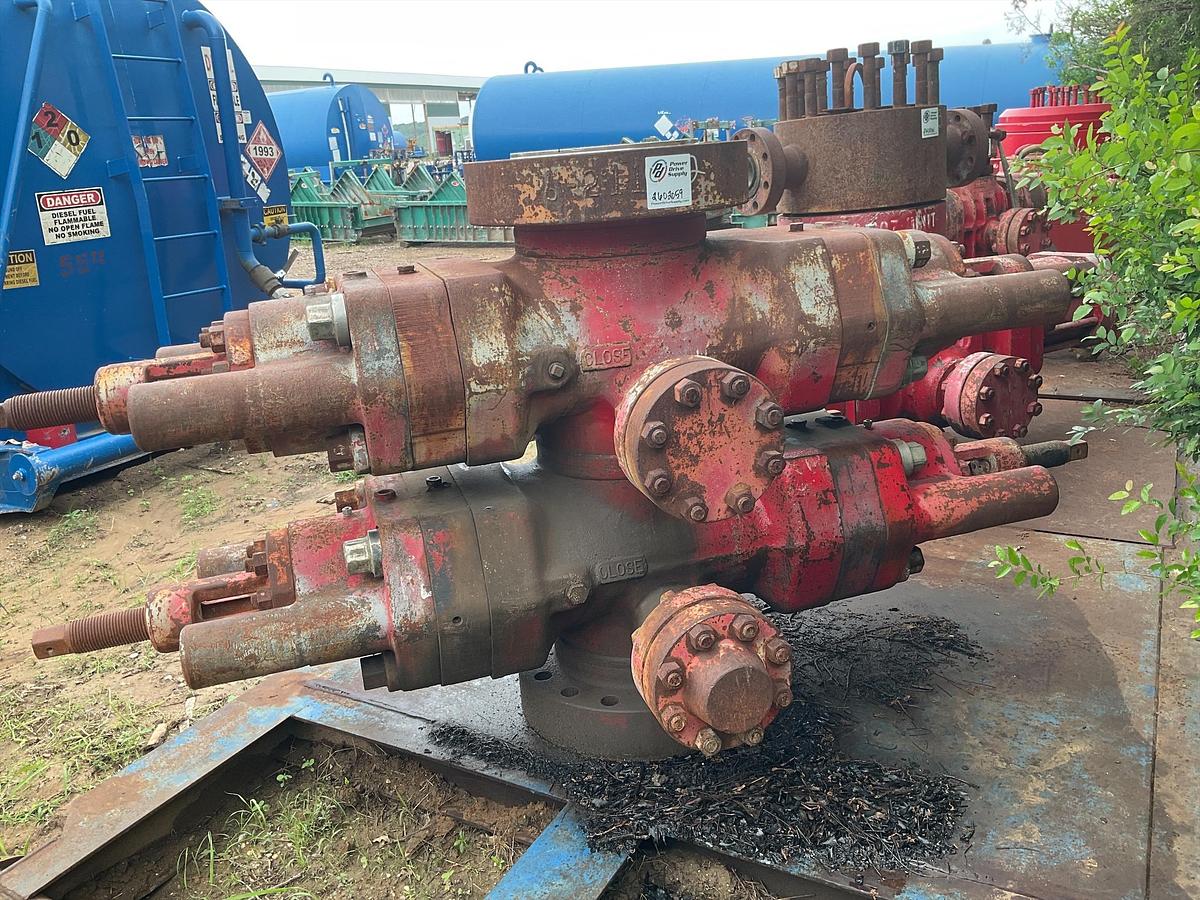 Used Double Ram BOP 6211 