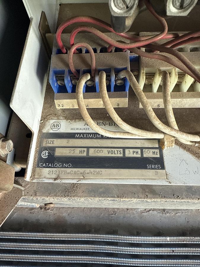 Used ALLEN BRADLEY 600 volts 60 HZ 25hp Breacker Bucket