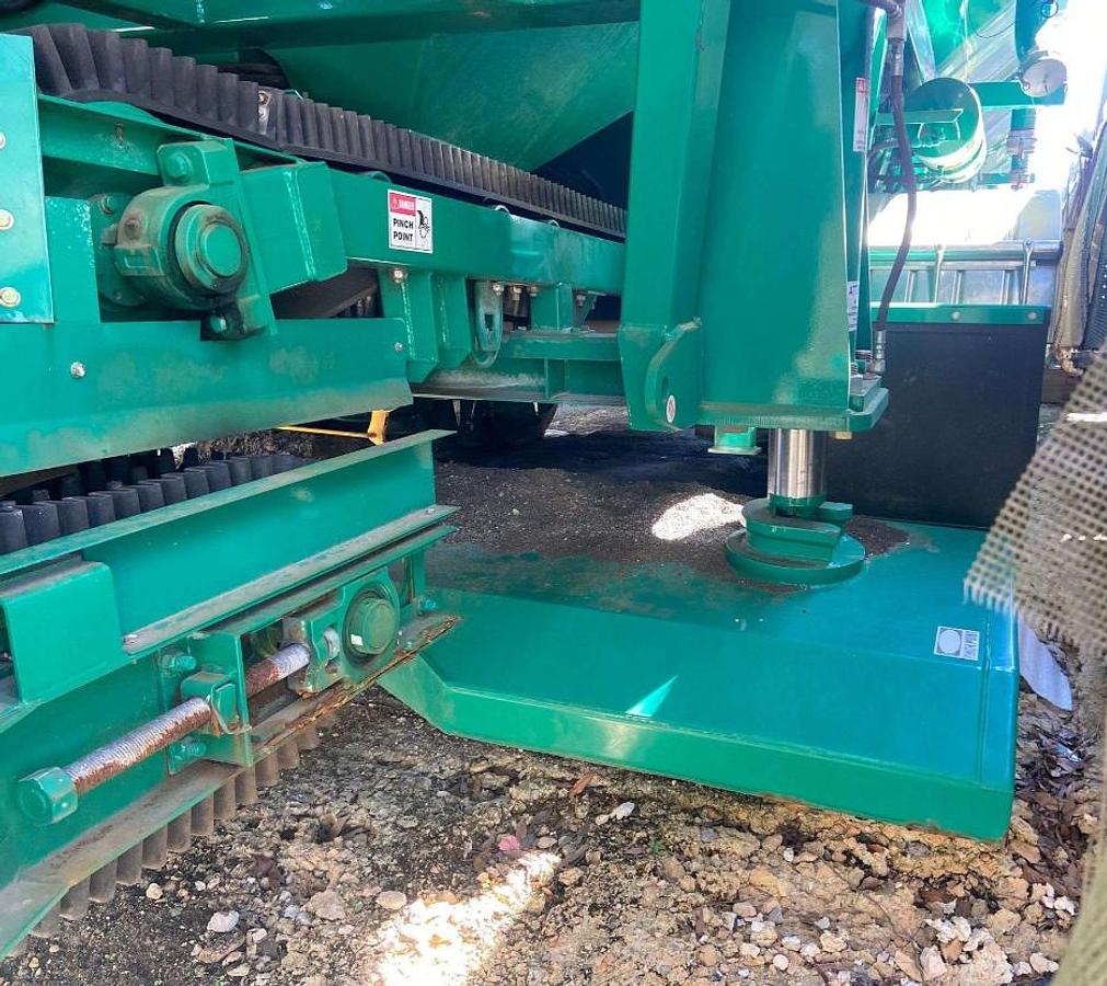 Used 2013 CHARLTON & HILL ESH-1701 T/A SAND HOGG TRAILER