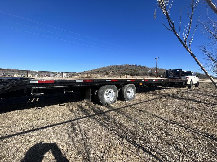 Used 2018 Texas Pride Tandem Axle Gooseneck Flatbed