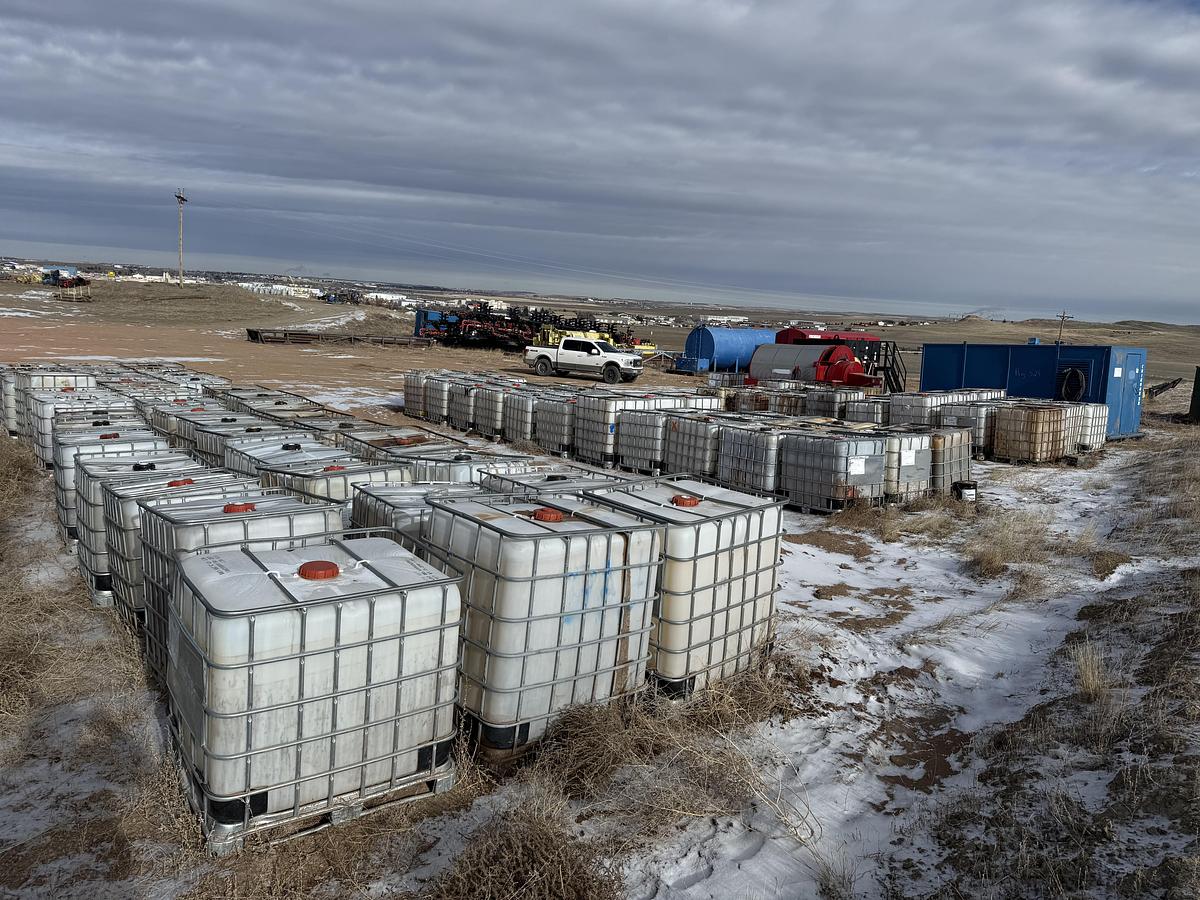 Used Plastic Totes (99)