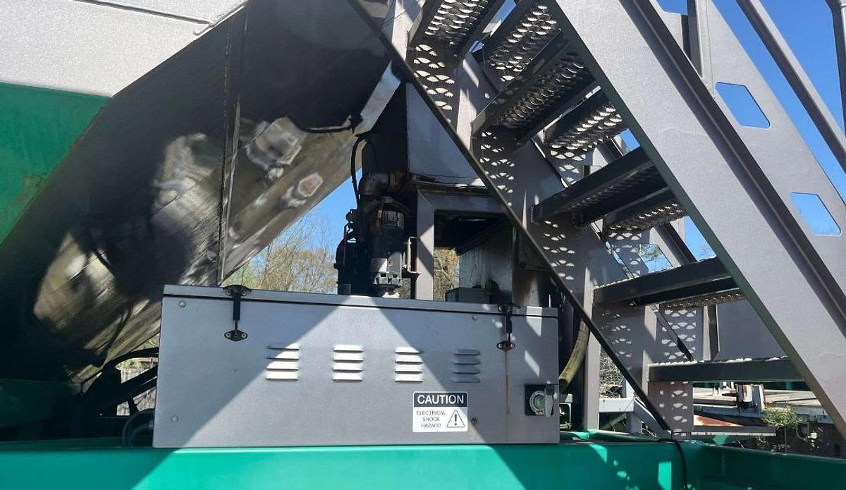 Used 2013 CHARLTON & HILL ESH-1701 T/A SAND HOGG TRAILER