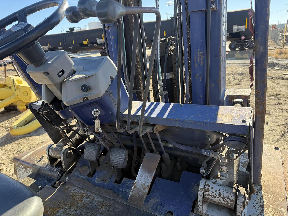 Used Komatsu 40 Hyster 8000lb Forklift