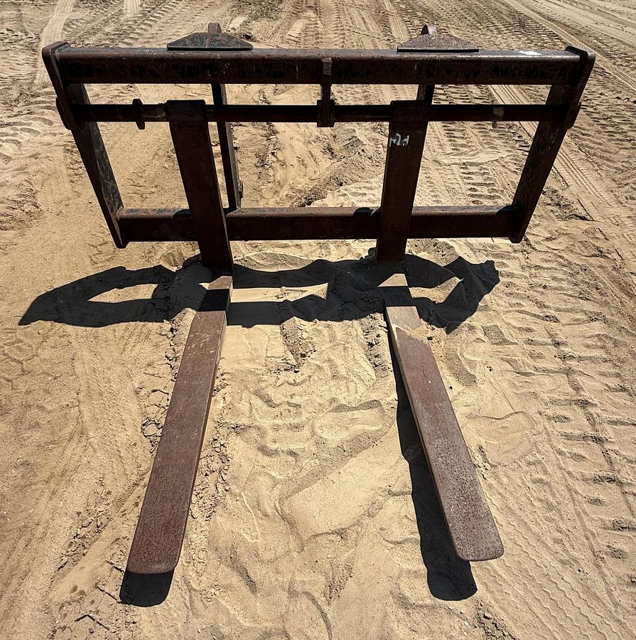 Used 125-2600: Forks for 938H Wheel Loader