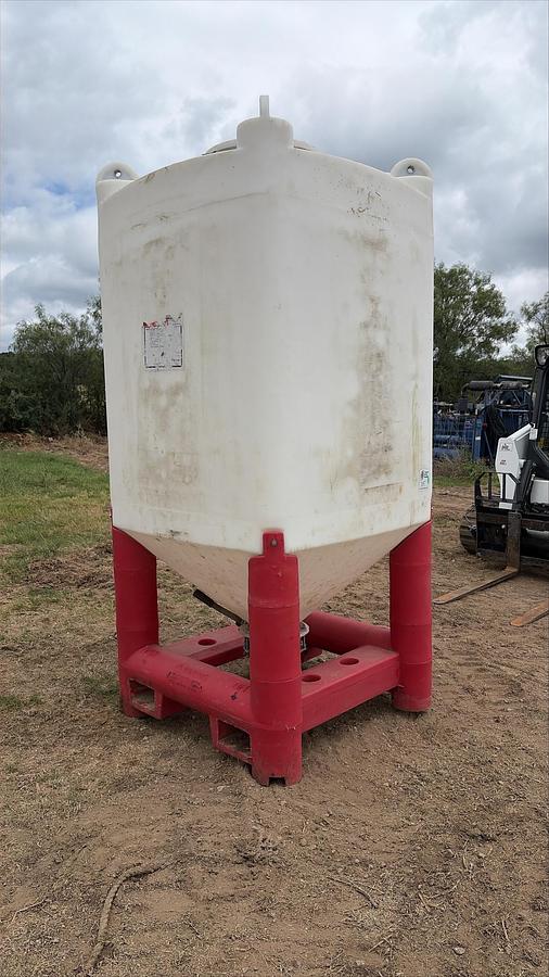 Used Snyder Flow Master Hopper 