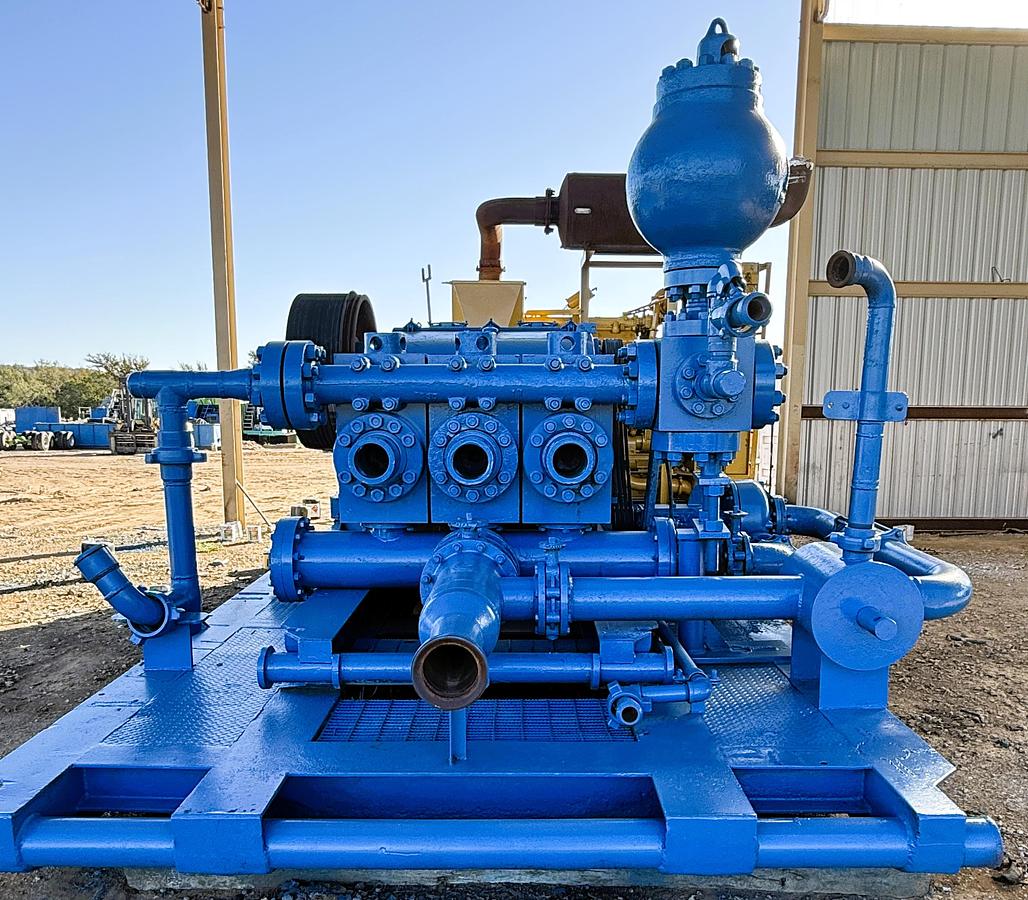 Used F-800 Triplex Mud Powered by D379