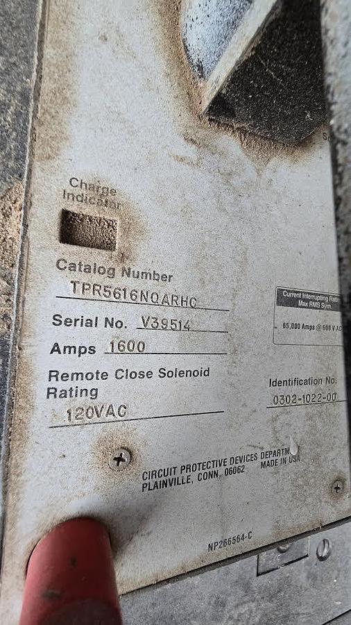 Used GE 1600A Power Break Circuit Breaker 120VAC, Pallet