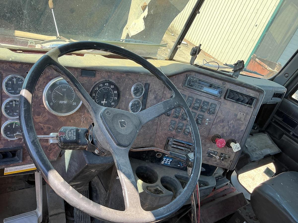 Used International Semi Winch Truck