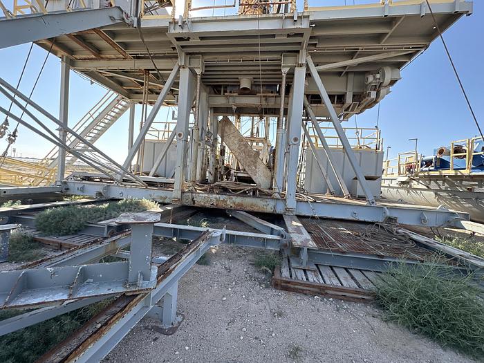 Used 2006 Loadcraft 1000HP Trailer Mounted, Skidding SCR Drilling Rig