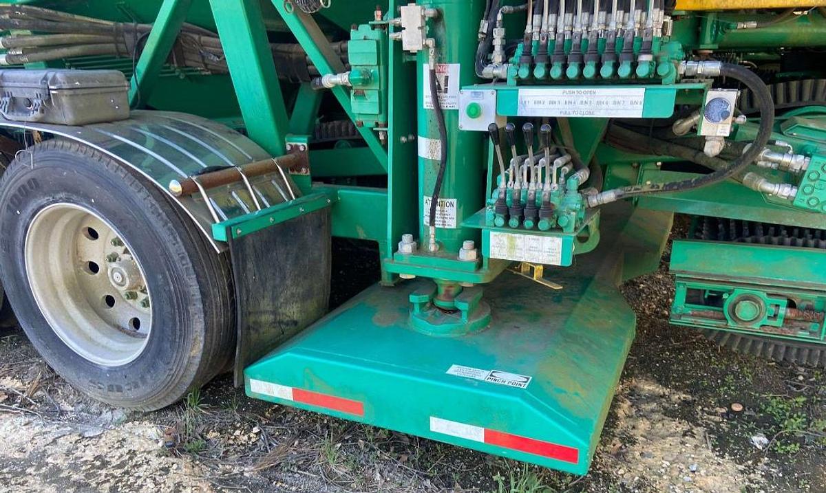 Used 2013 CHARLTON & HILL ESH-1701 T/A SAND HOGG TRAILER