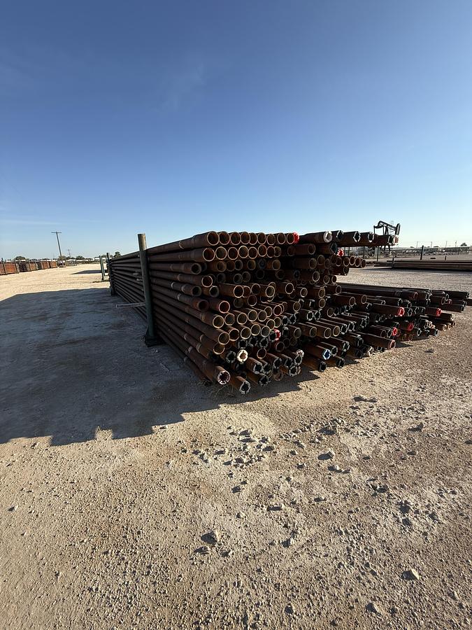 Used 4 inch S135 Range 3 Drill Pipe 14# BN XT39 Conn