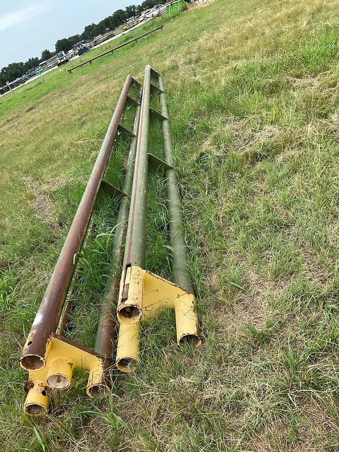 Used Pipe Racks – Set of 2
