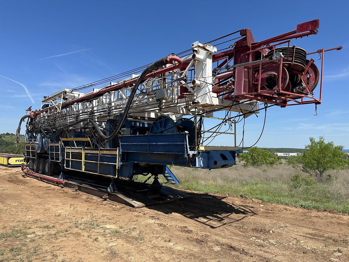 Used CROWN 1000 HP DRILL RIG