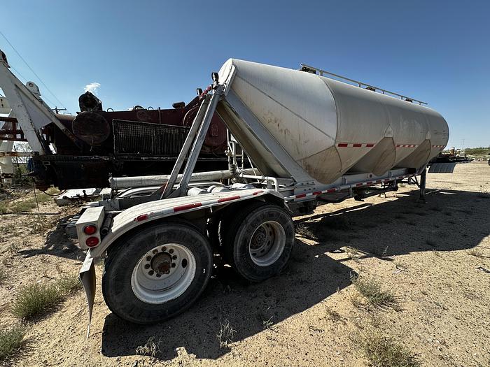 Used Fruehauf Corporation Cementer, Pneumatic, Aluminum Bulk Trailer