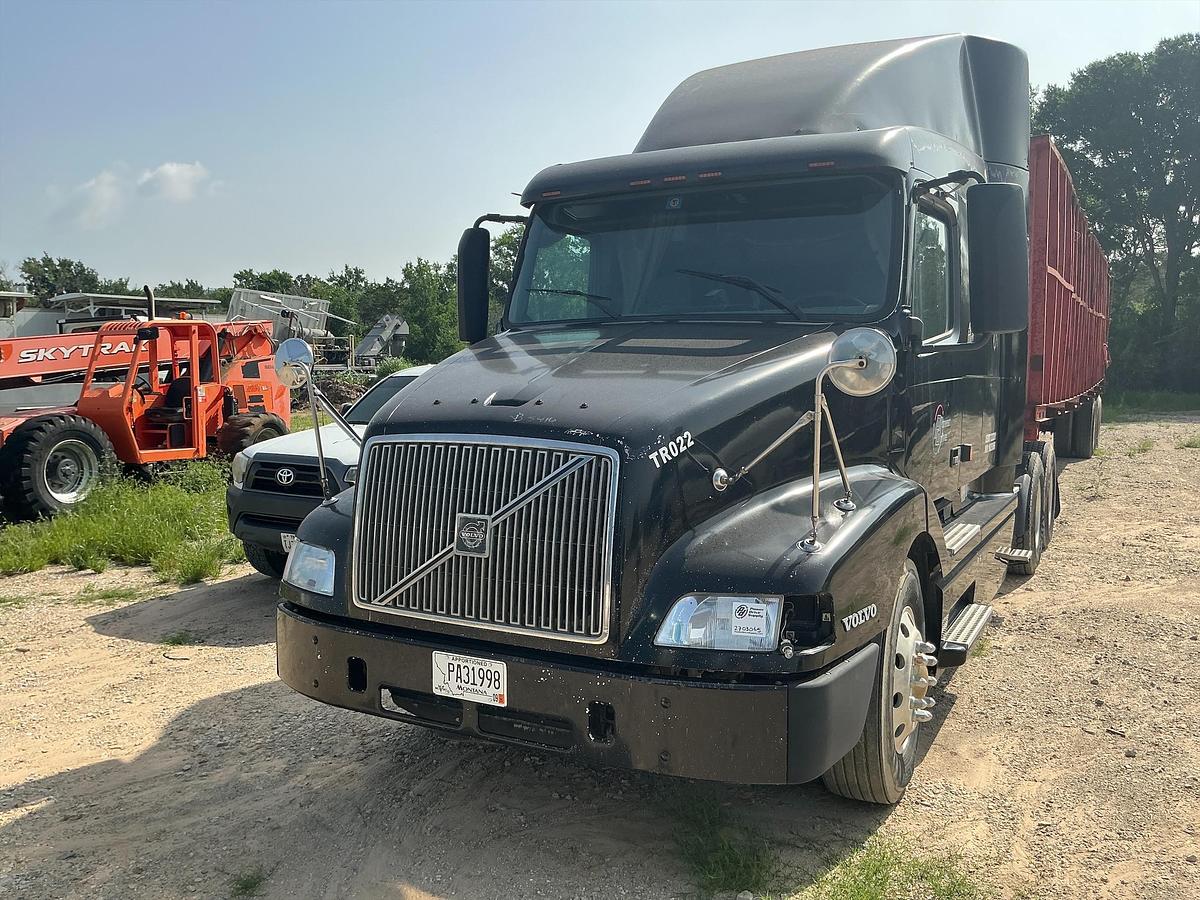 Used 2021 Volvo VNL Big Bunk Semi