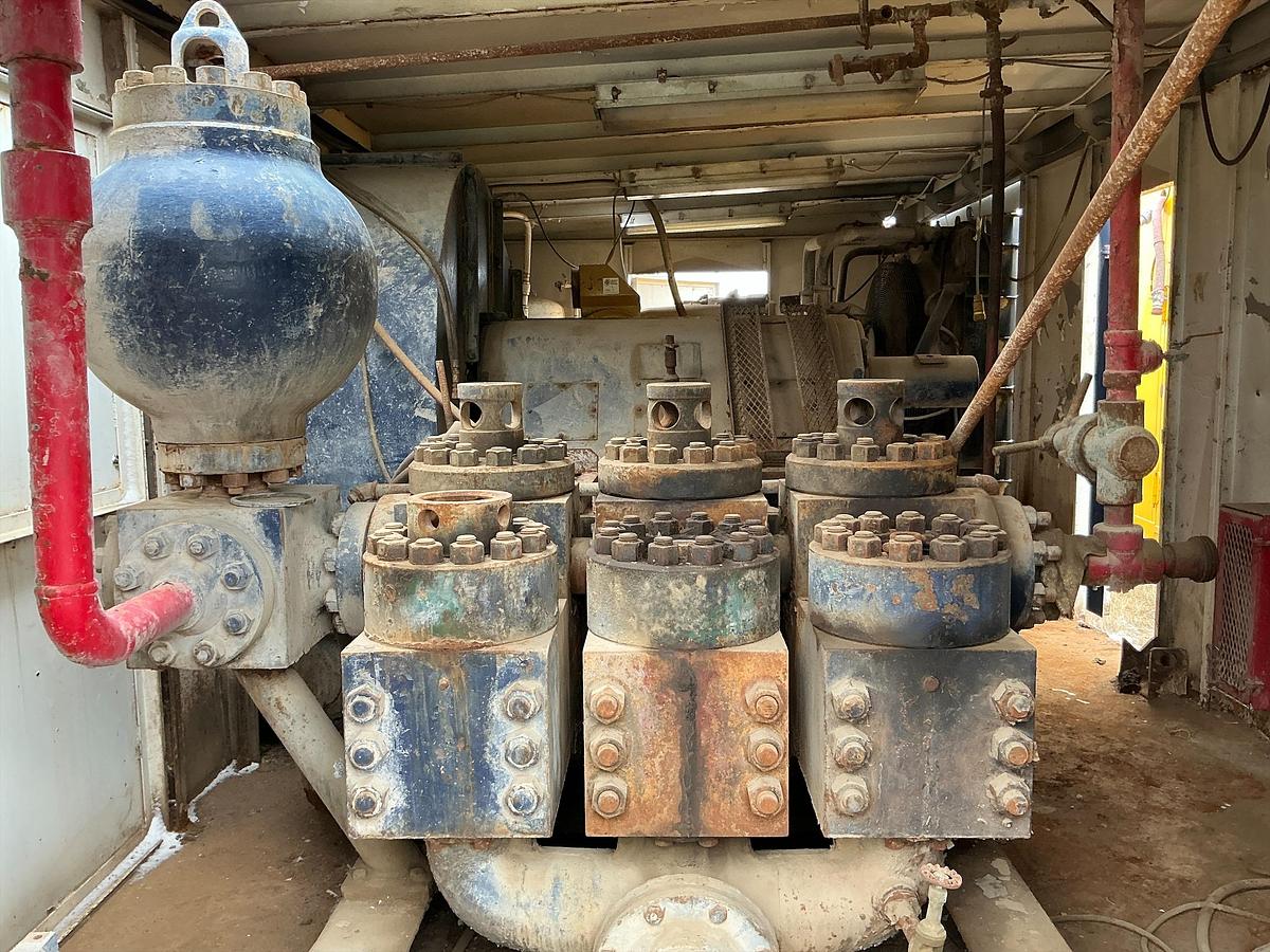 Used Welded Steel Enclosed Mud Pump Shed Skid 