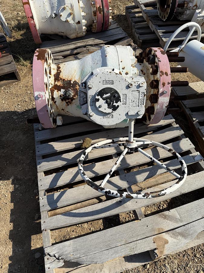 Used 10" Valve With Actuator