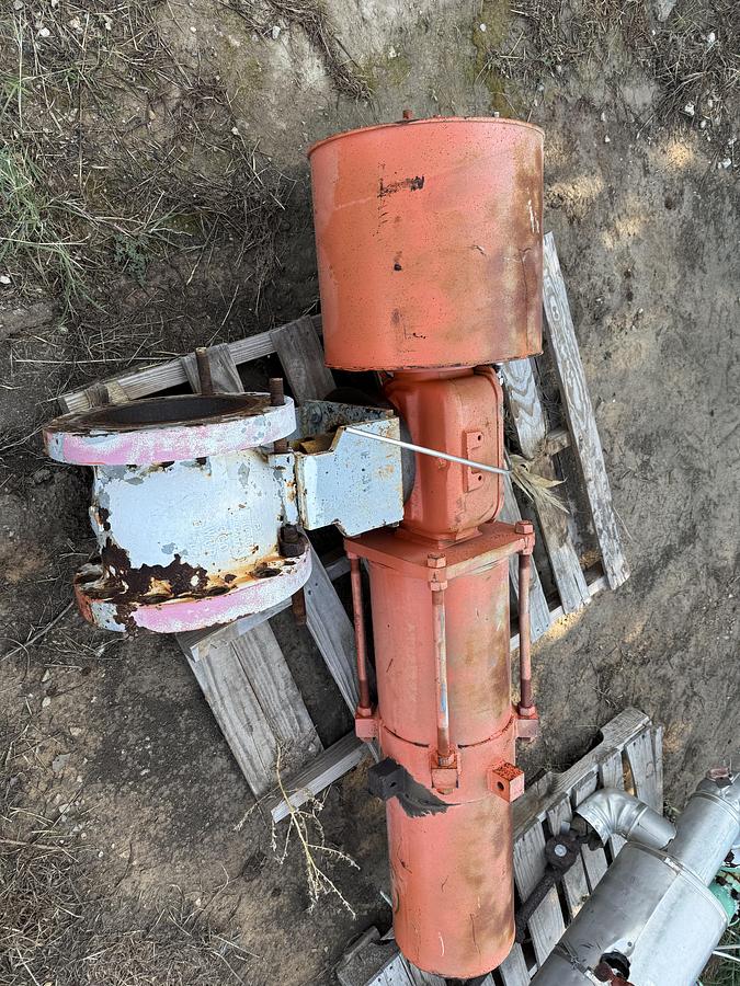 Used  Robotarm Pneumatic Actuator with 8" Valve