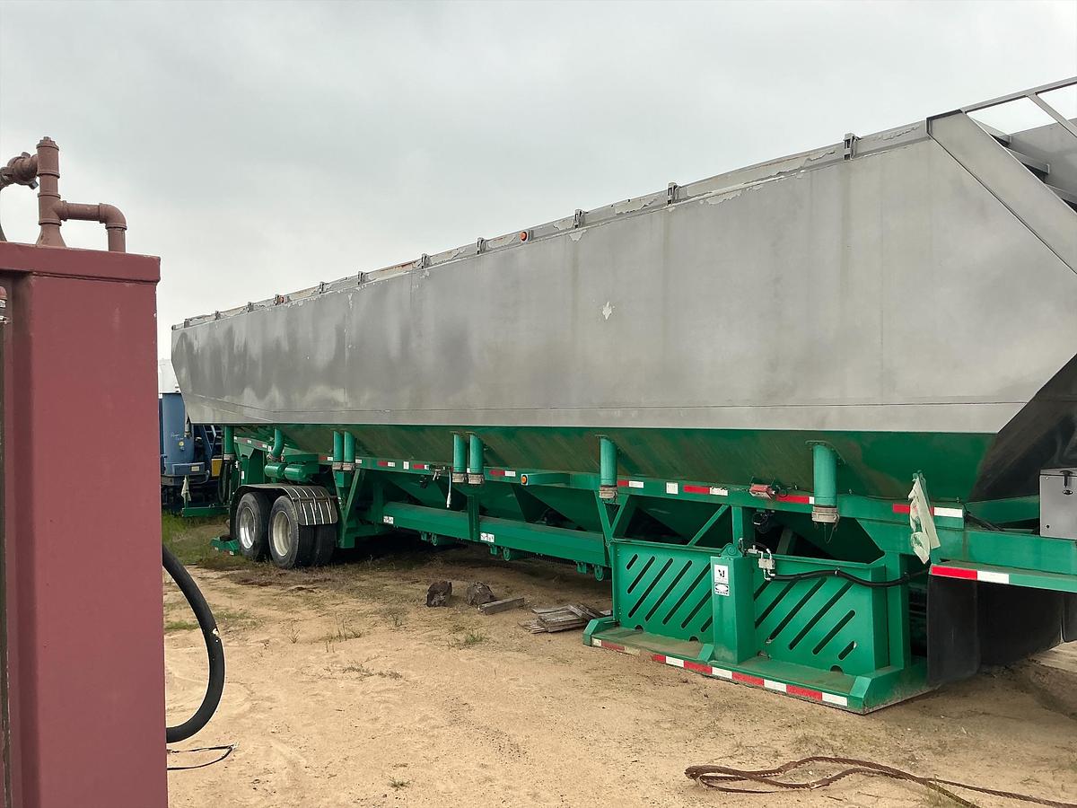 Used 2013 CHARLTON & HILL ESH-1701 T/A SAND HOGG TRAILER