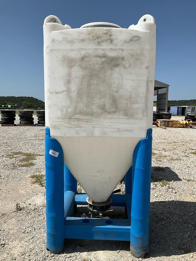 Used Snyder Flowmaster Plastic Hopper