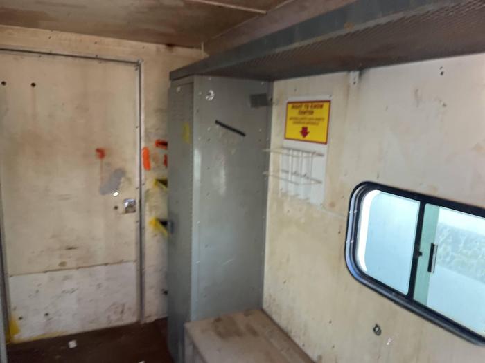 Used 2010 CARGO CRAFT 21 ft T/A Doghouse Trailer