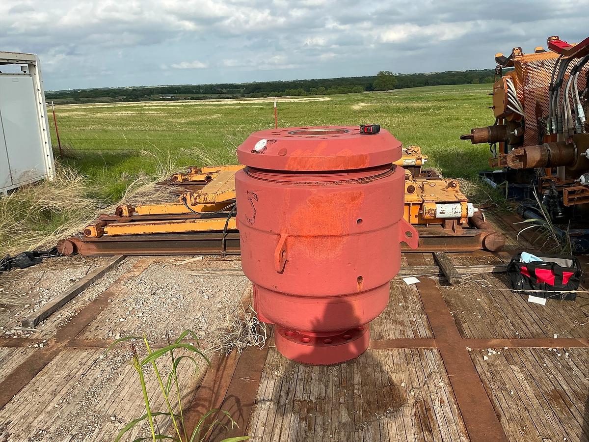 Used Hydril 11x5000 Annular BOP