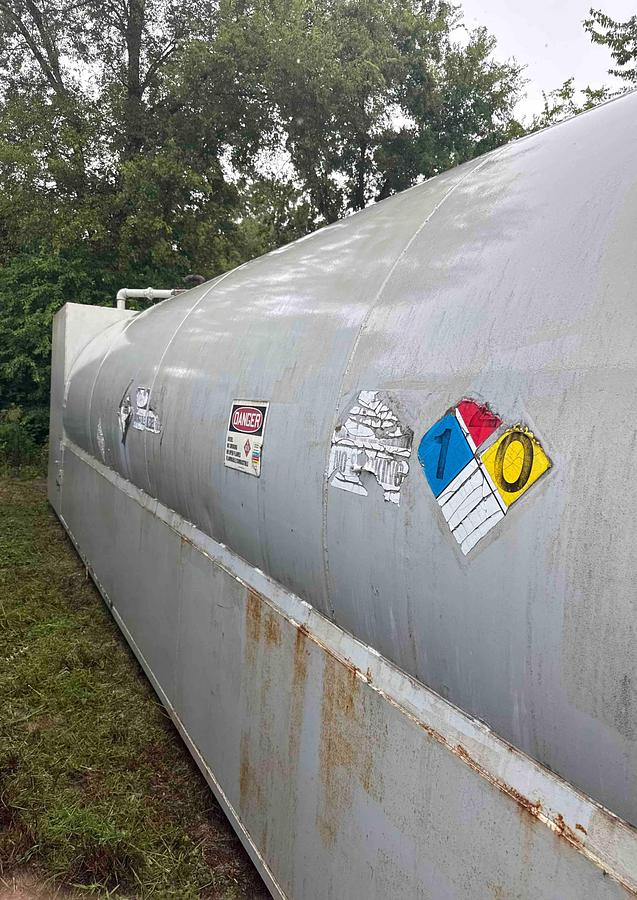 Used 12,000 Gallon Fuel Tank W/Pump Cabinet Each End