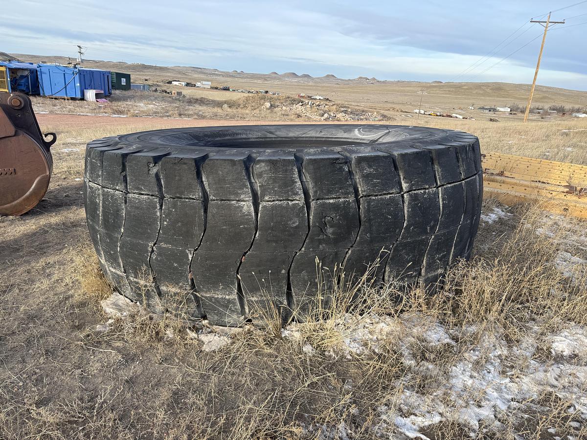 Used Bridgestone Haul Mining Equipment Truck Tire 