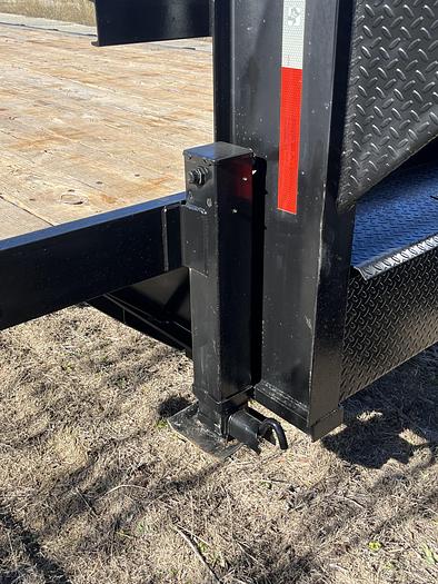 Used 2018 Texas Pride Tandem Axle Gooseneck Flatbed