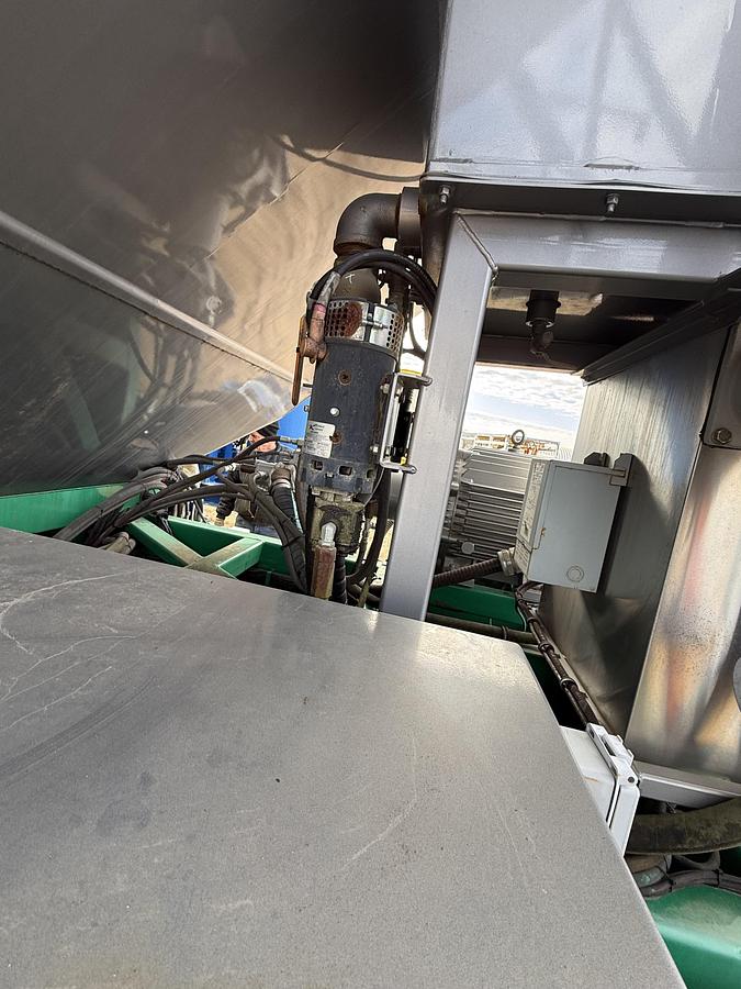 Used 2013 CHARLTON & HILL ESH-1701 T/A SAND HOGG TRAILER