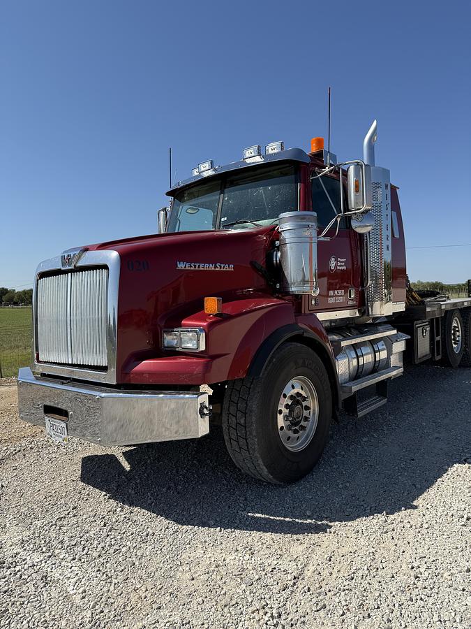 Used 2020 Western Star 4900SB Winch Truck w/Conventional Sleeper