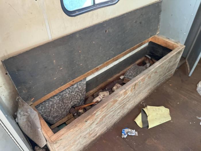 Used 2010 CARGO CRAFT 21 ft T/A Doghouse Trailer