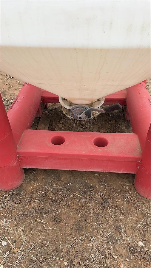 Used Snyder Flow Master Hopper