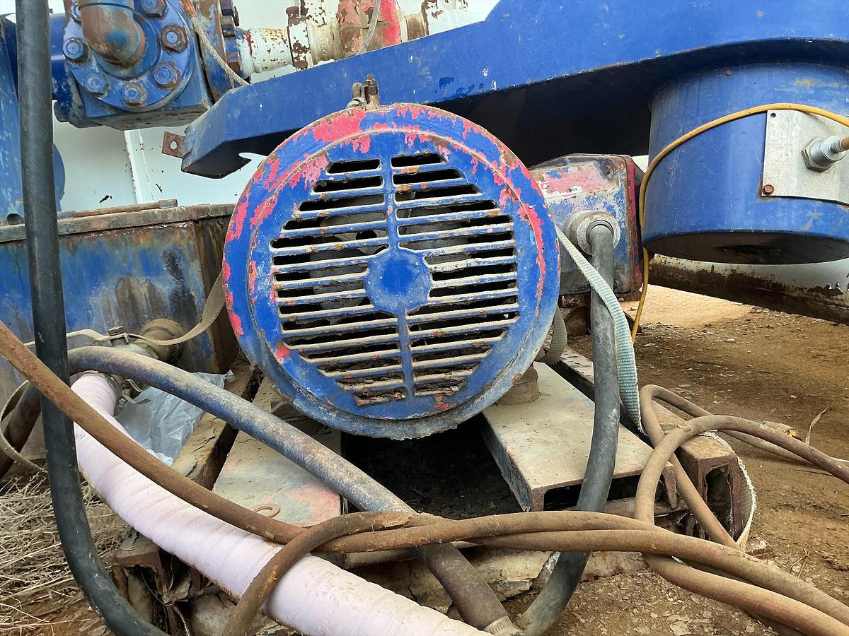 Used Mud Pump Skid Building, DDC Diesel Engine, RS-F1000 Pump