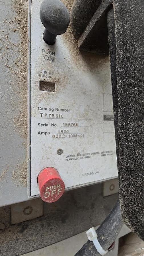 Used GE 1600A Power Break Circuit Breaker 120VAC, Pallet