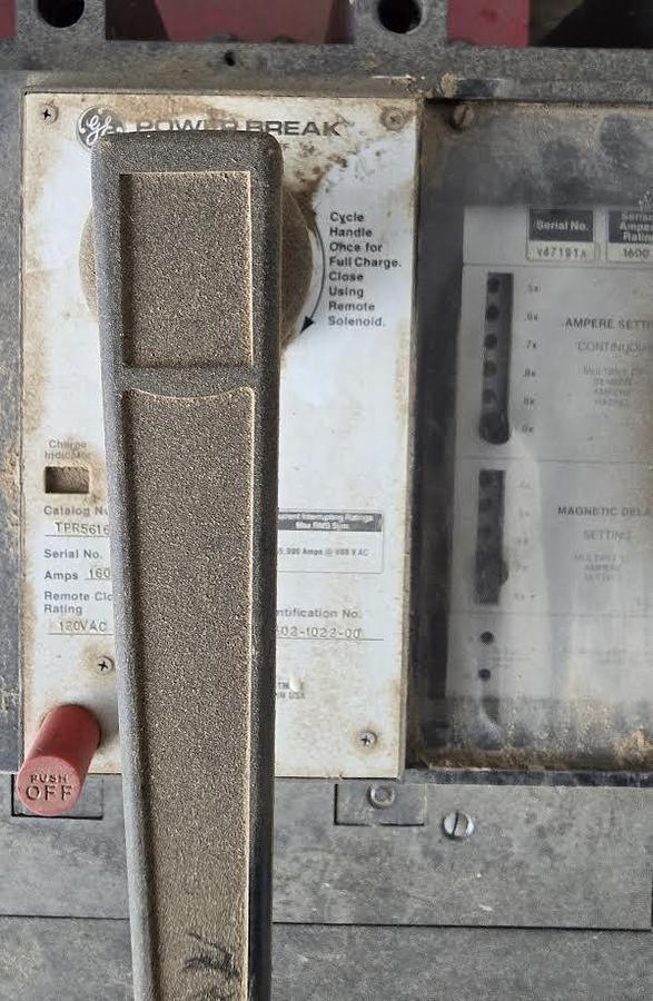 Used GE 1600A Power Break Circuit Breaker 120VAC, Pallet