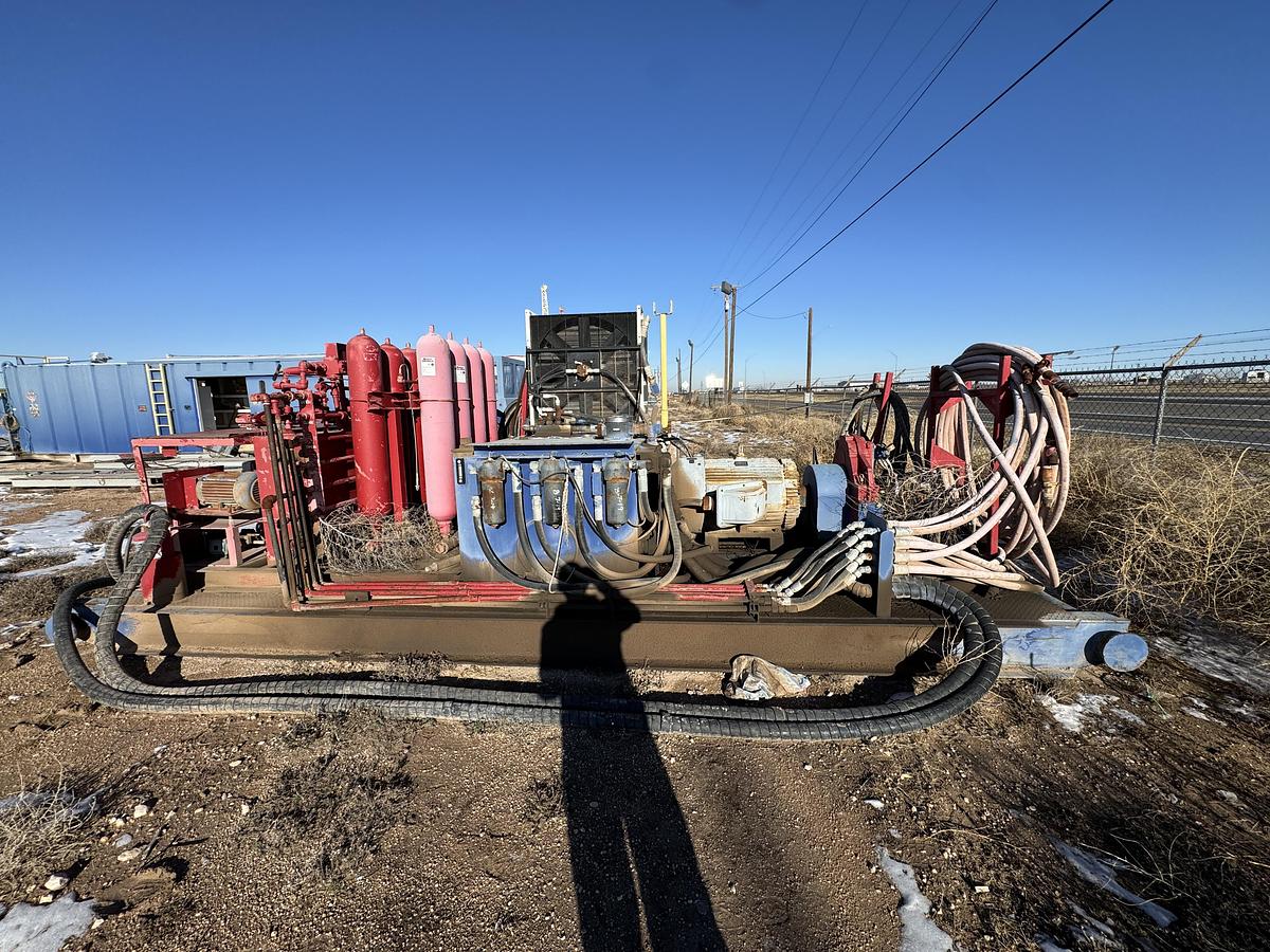 Used 4 STATION ACCUMULATOR CLOSING UNIT