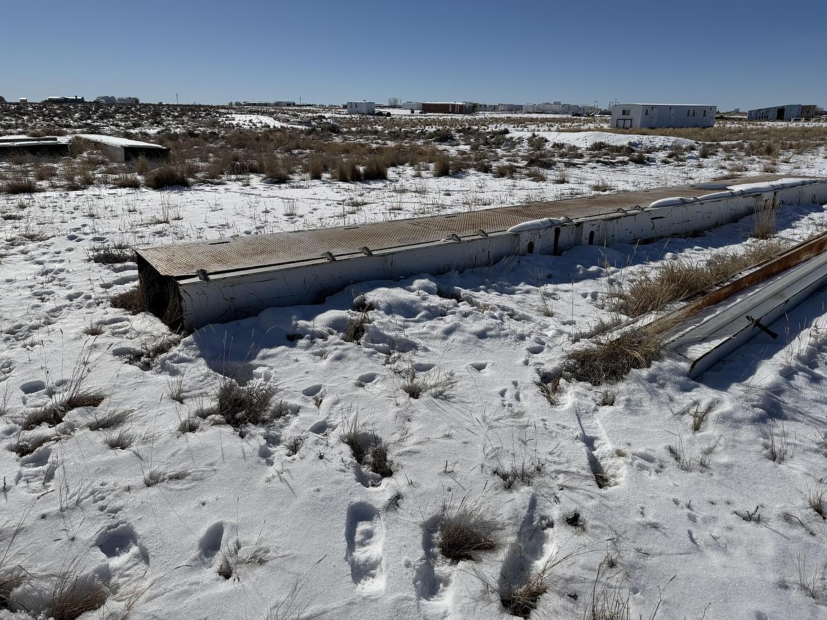 Used (3) Empty Suitcases and (2) Big “I” Beams Rig #323 