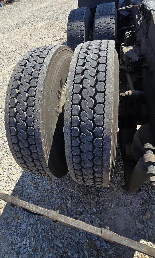 Used 2016 Peterbilt 579 Heavy Duty Truck with Conventional Sleeper Truck and Grill Guard