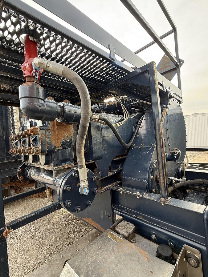 Used 2010 365 Peterbilt Acid Truck