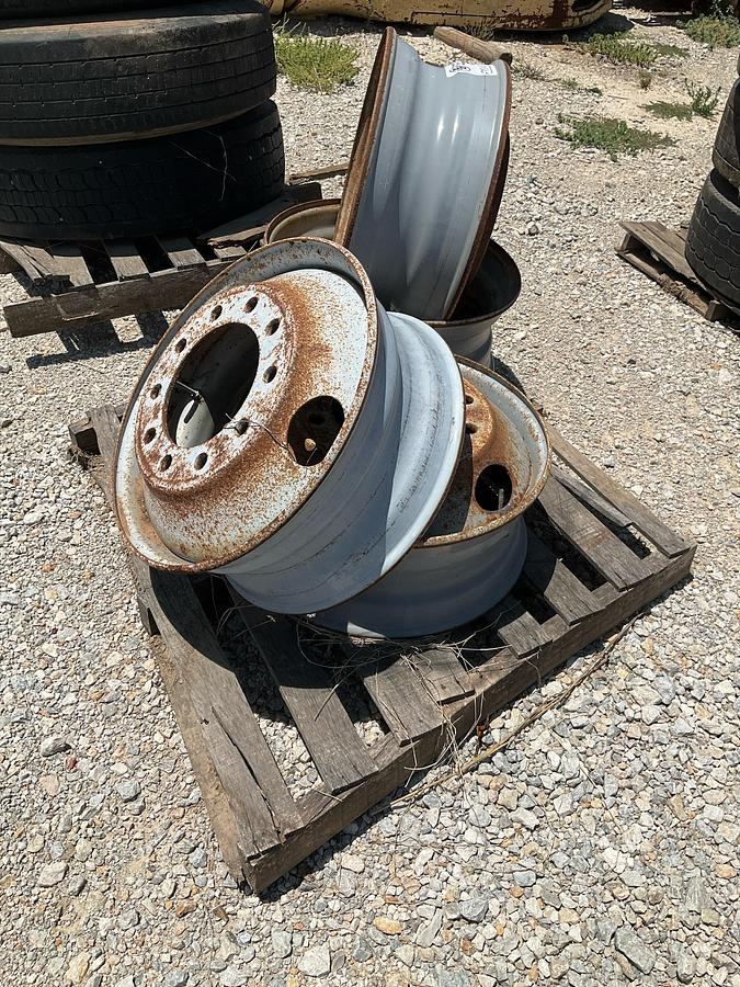 Used Semi-Truck Tire Rims 