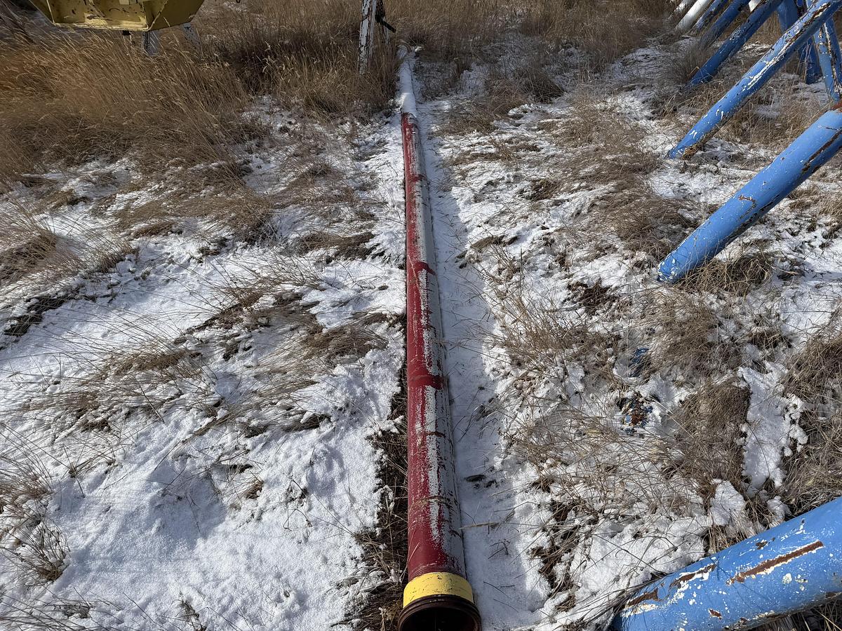 Used Wind Walls, Walkways, Flow Line Pipe, Hoses, Stairs V Door, Skids Rig #235