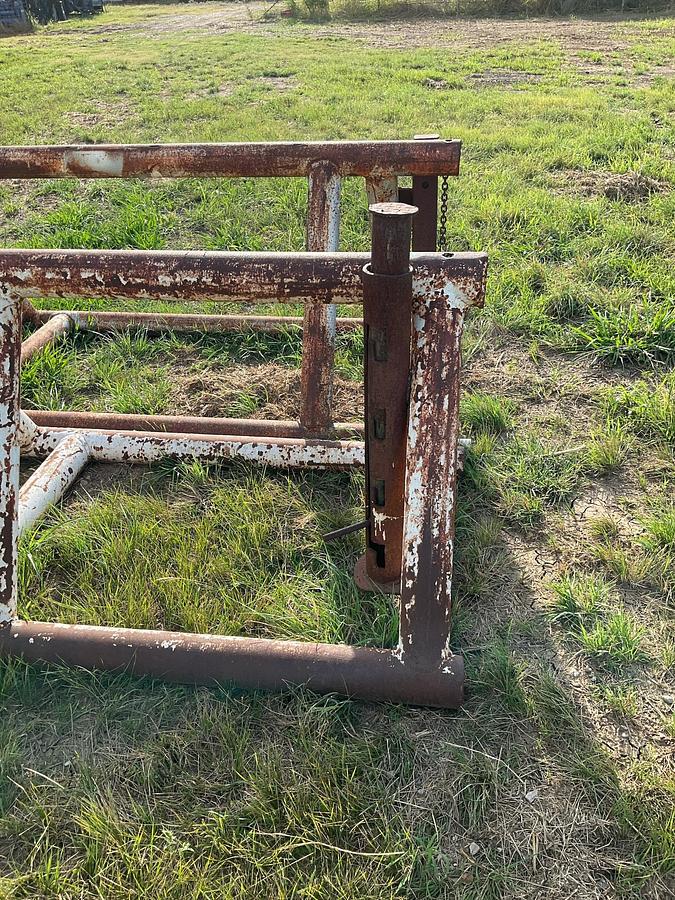 Used Pipe Racks – Set of 2