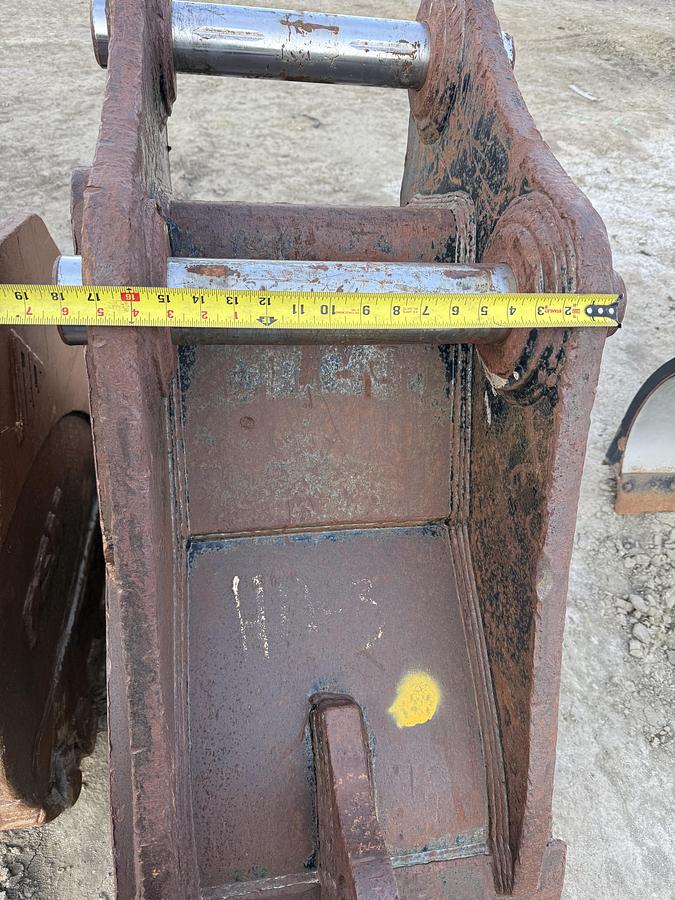 Used TAG 24in Excavator Bucket