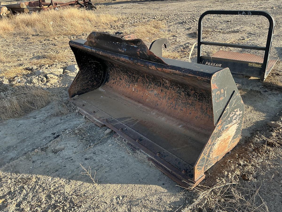 Used CAT Loader Bucket