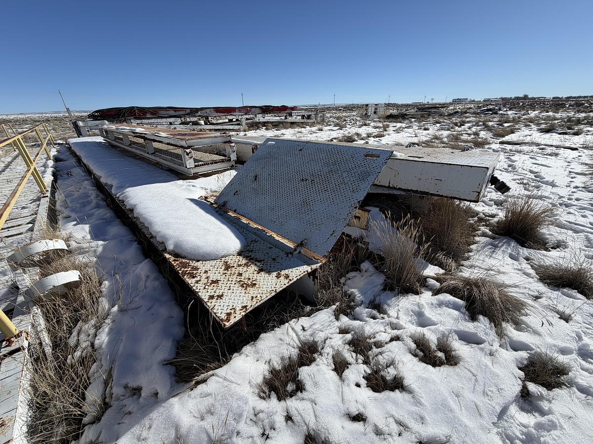 Used Suitcases (Empty) Rig #323