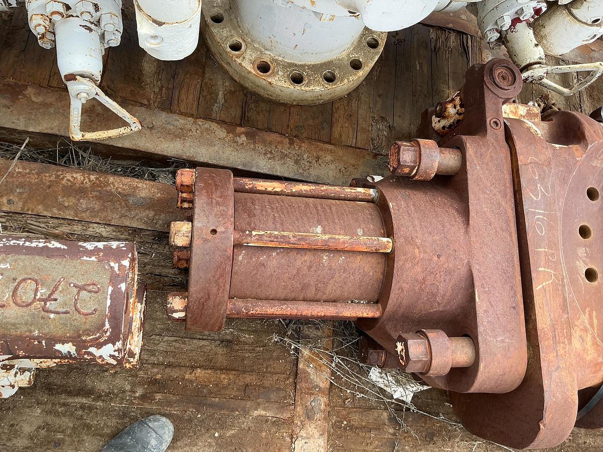 Used Shaffer 5x11 Single Ram BOP 