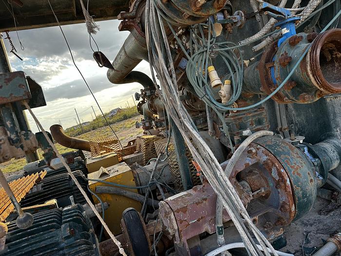 Used 2012 MUD PIT SYSTEMS 400 BBL MUD TANK WITH SHAKERS