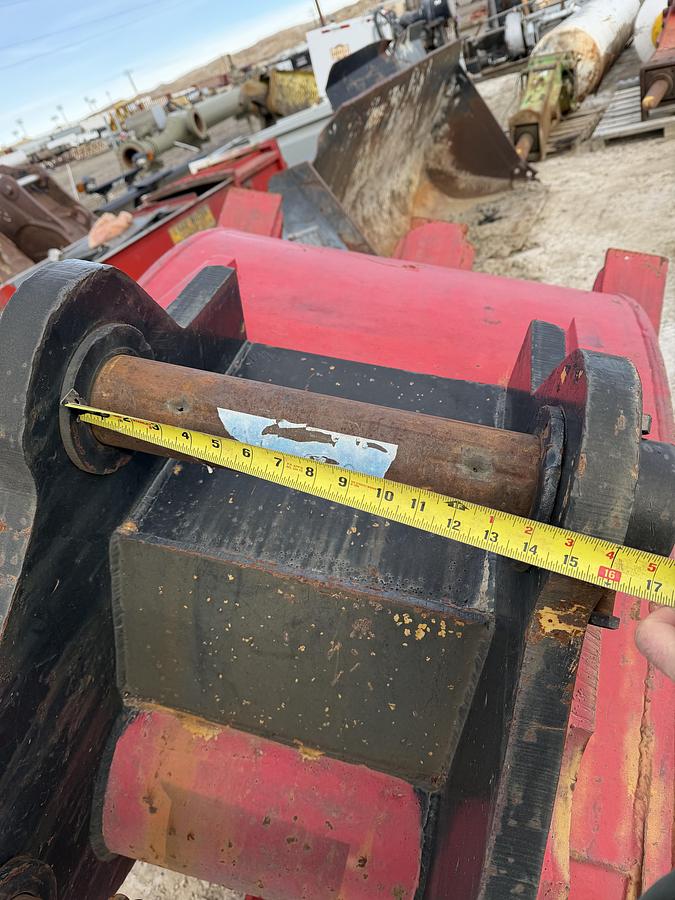 Used Scrap Claw Excavator Attachment