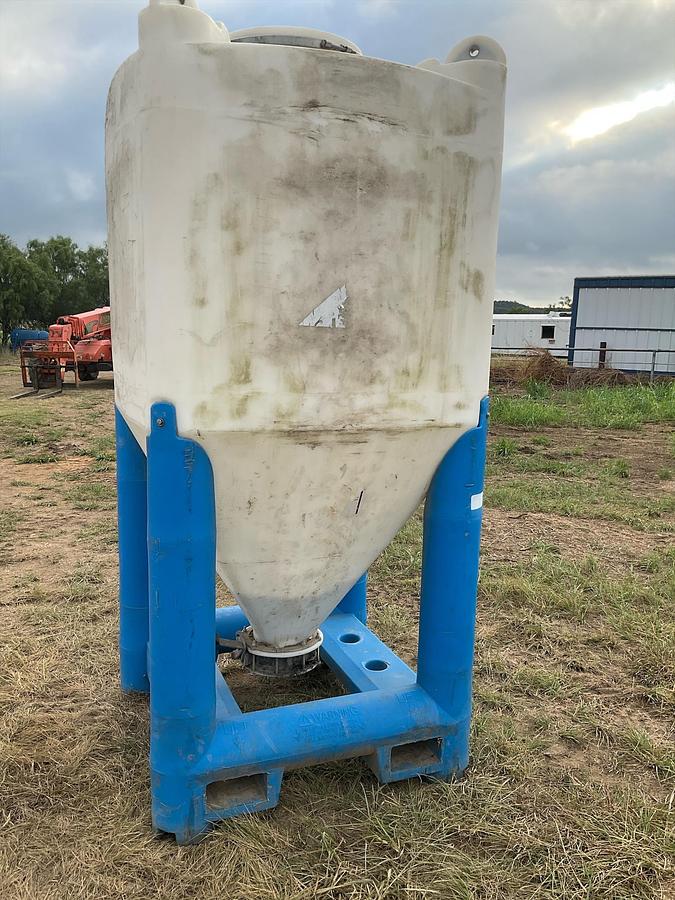 Used Snyder Flow Master Hopper
